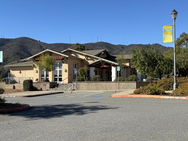 415 Callippe Court, Brisbane CA: https://media.crmls.org/mediaz/05a18feb-d2f7-47e2-88c3-32766cfff75e.jpg