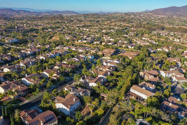 7424 La Mantanza, San Diego CA: https://media.crmls.org/mediaz/05a2275b-eaa0-4dcb-915e-913bbbe9cb12.jpg