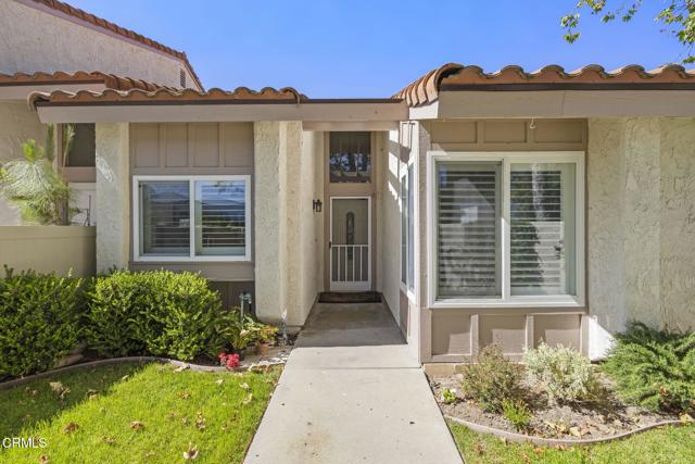 Detail Gallery Image 2 of 38 For 2036 Birchdale Ct, Thousand Oaks,  CA 91362 - 2 Beds | 2 Baths