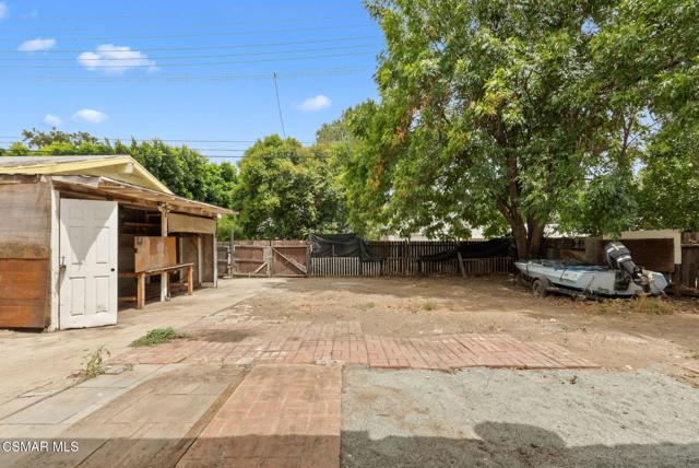 17917 Burbank Boulevard, Encino CA: https://media.crmls.org/mediaz/05a3211f-be01-4f4d-aec2-6fe25c9ea7a8.jpg