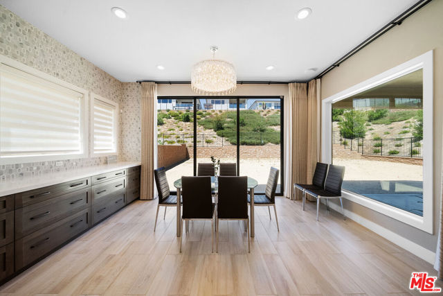 20517 W Deer Grass Court, Porter Ranch CA: https://media.crmls.org/mediaz/05a3318a-9e62-4ada-a387-360d49625b6a.jpg