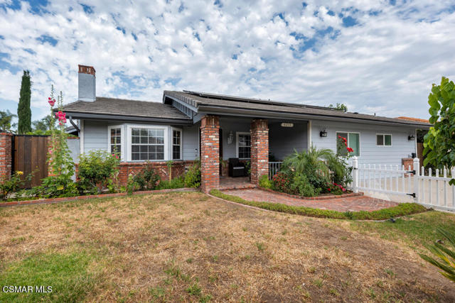 6211 Anastasia Street, Simi Valley CA: https://media.crmls.org/mediaz/05a42af4-0278-4073-9356-b9513ac3dfdd.jpg
