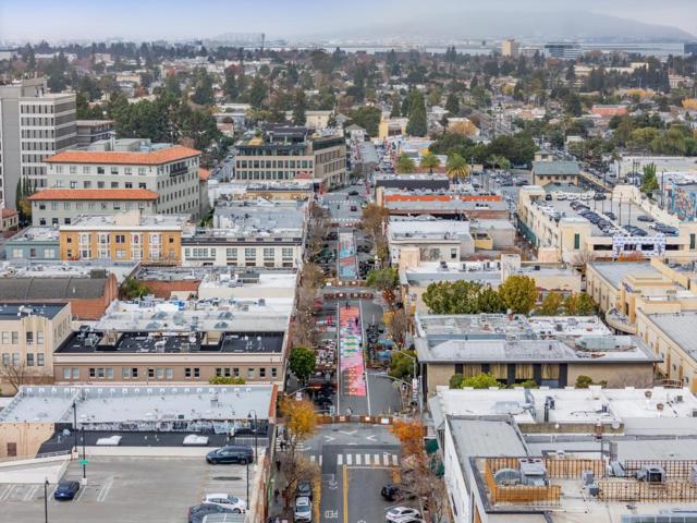 555 Laurel Avenue, San Mateo CA: https://media.crmls.org/mediaz/05a58f8a-ccdd-4324-a4d5-5ed0372ec3b6.jpg