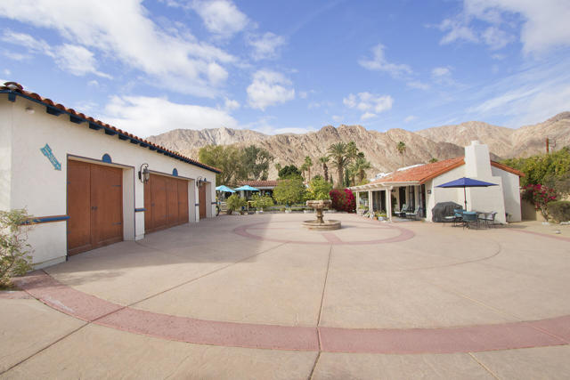 52404 Avenida Rubio, La Quinta CA: https://media.crmls.org/mediaz/05a5f0ca-e827-45e9-8e2a-3abbeb45edce.jpg