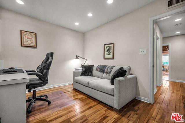 3 Bed Home for Sale in Sherman Oaks, California