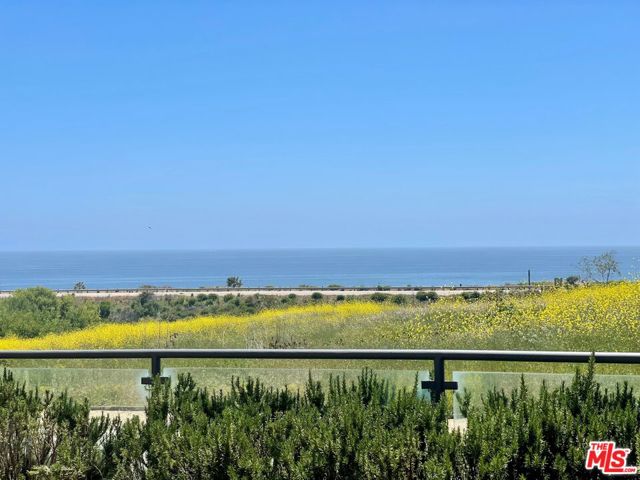6412 Lunita Road, Malibu CA: https://media.crmls.org/mediaz/05a6a477-f330-42a4-ba8f-5d370a036adb.jpg