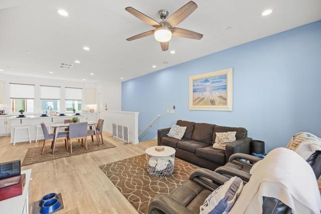 758 Seaside Street, Chula Vista CA: https://media.crmls.org/mediaz/05a75d5e-468e-4e36-83dd-cc4195ecfb2d.jpg