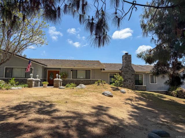 3048 Jason Road, Fallbrook CA: https://media.crmls.org/mediaz/05a7664f-2e02-4deb-97a2-8d8909dd08aa.jpg