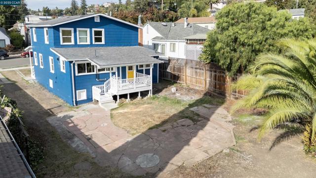3500 66th Ave, Oakland CA: https://media.crmls.org/mediaz/05a890c3-1417-46c1-b926-802686d55c8d.jpg