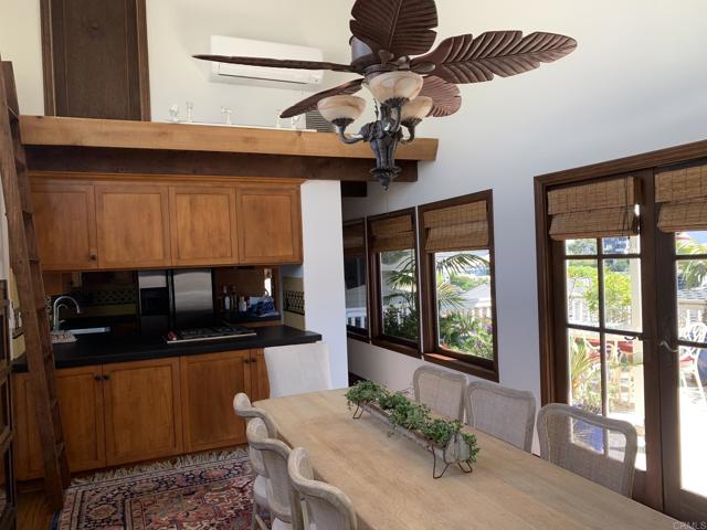 429 Begonia Avenue, Corona del Mar CA: https://media.crmls.org/mediaz/05a8f8a5-dfb5-4f0b-a263-b35543cfac6c.jpg