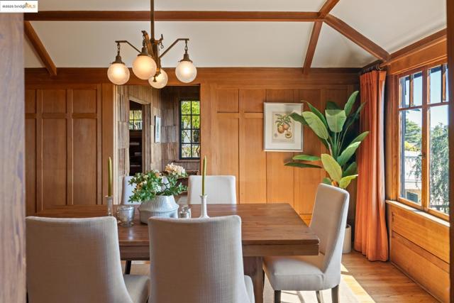 636 Vincente Ave, Berkeley CA: https://media.crmls.org/mediaz/05a90d33-9805-42cb-a46e-d20bbb20e6ef.jpg