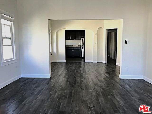 1406 2nd Avenue, Los Angeles CA: https://media.crmls.org/mediaz/05a9852a-27dd-40de-902d-a92268259c59.jpg