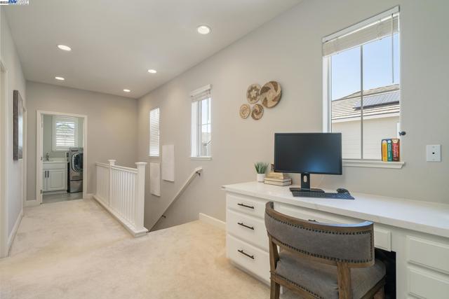 Image 13 of 42 For 122 Center Ct