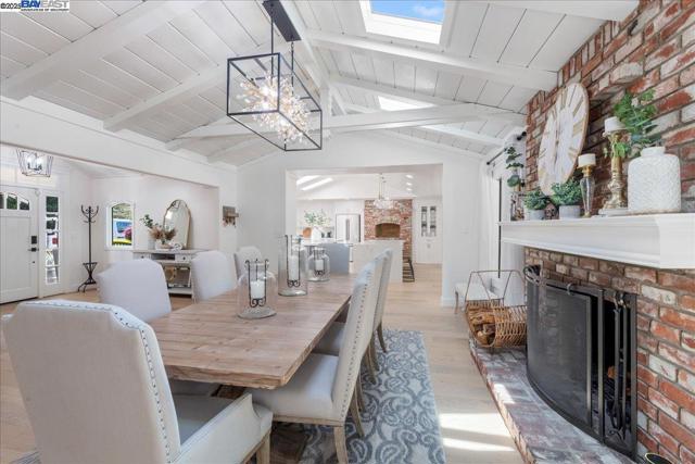 325 Crest Ave, Alamo CA: https://media.crmls.org/mediaz/05a99ded-e136-4694-b3ab-242912a421db.jpg