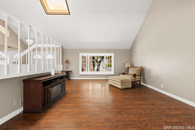 24231 Robledo, Mission Viejo CA: https://media.crmls.org/mediaz/05a9cb81-794c-46b2-81e1-effb4b820278.jpg