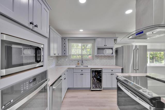 13918 Putney Rd, Poway CA: https://media.crmls.org/mediaz/05a9d7fc-b34c-4ec0-a4c1-917b05013fbd.jpg