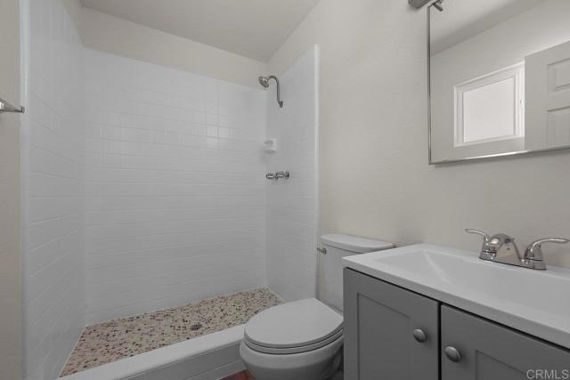 8566 Atlas View Drive, Santee CA: https://media.crmls.org/mediaz/05aa04e7-6216-4667-b874-33b50d10ddcb.jpg