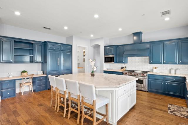3401 Adams Run, Encinitas CA: https://media.crmls.org/mediaz/05aa0524-579f-4a60-ae1d-eeea6e693837.jpg