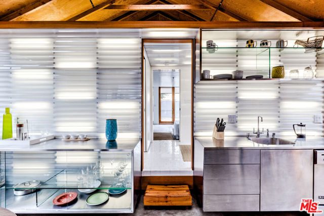 745 Navy Street, Santa Monica CA: https://media.crmls.org/mediaz/05abde3a-aebf-49bb-866d-12abc272606a.jpg