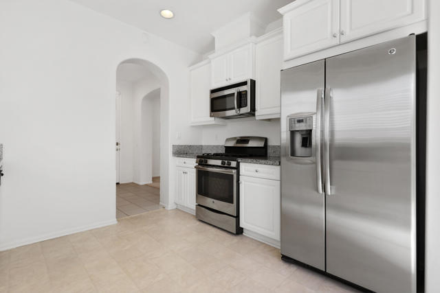 601 Calle Vibrante, Palm Desert, CA 92211