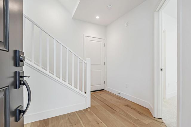 178 Oak Circle, Walnut Creek CA: https://media.crmls.org/mediaz/05abffdf-cb47-4992-814e-1e6b2fd4a0ad.jpg