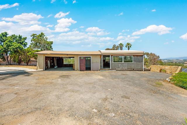 2530 Pruett Dr, Vista CA: https://media.crmls.org/mediaz/05ac26b8-7e1f-40f2-bde1-73401e482f42.jpg