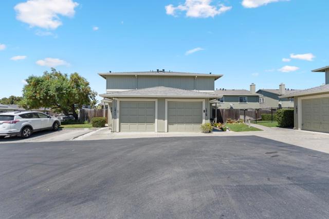1411 Squire Court, Hollister CA: https://media.crmls.org/mediaz/05ac38c0-3ad1-4f34-bfea-4883fbdea84f.jpg