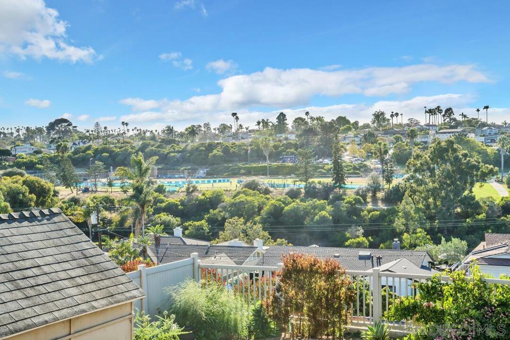 https://media.crmls.org/mediaz/05ac3cfb-6c9e-452a-995c-9415bc02c877.jpg?preset=X-Large