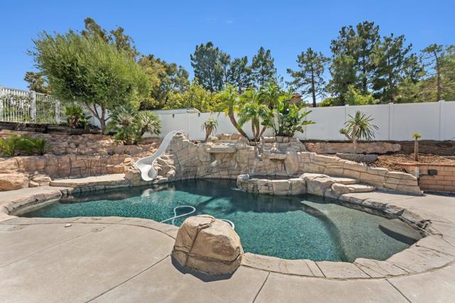 Detail Gallery Image 5 of 47 For 1351 Canyon Crest Dr, Corona,  CA 92882 - 4 Beds | 3 Baths