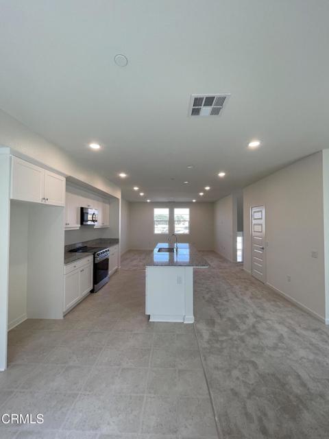 Detail Gallery Image 11 of 20 For 560 via San Felipe, Camarillo,  CA 93012 - 3 Beds | 2/2 Baths