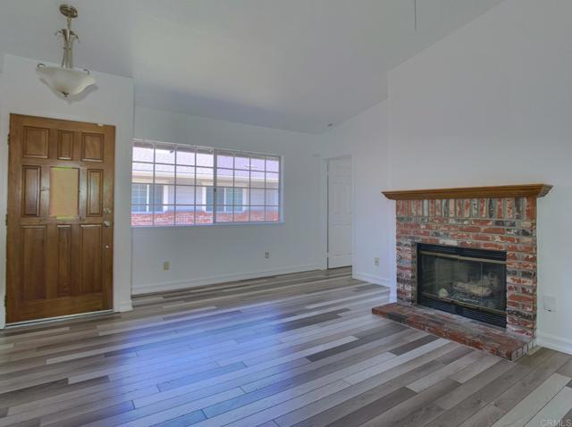 Detail Gallery Image 3 of 20 For 1135 Peach Ave. #C,  El Cajon,  CA 92021 - 3 Beds | 2 Baths