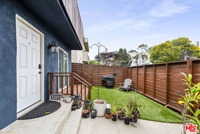 12219 Culver Boulevard, Los Angeles CA: https://media.crmls.org/mediaz/05ac83bf-abac-404a-83d7-931901dfce06.jpg