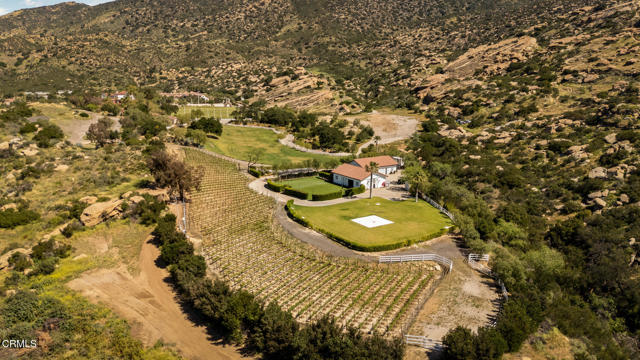 Detail Gallery Image 18 of 75 For 2940 Kuehner Dr, Simi Valley,  CA 93063 - 57 Beds | 40 Baths