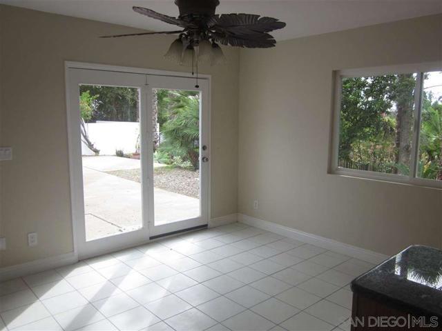 1190 Robertson Dr, Escondido CA: https://media.crmls.org/mediaz/05ad3ed3-9b72-4112-ab90-6edcea953d31.jpg