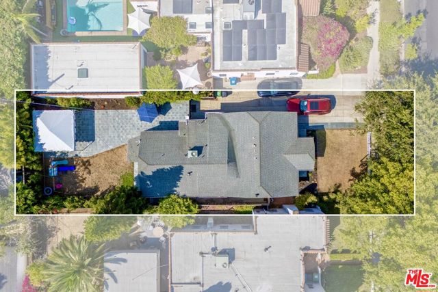 719 N Gardner Street, Los Angeles CA: https://media.crmls.org/mediaz/05ae290a-9049-4ff0-ad2e-89e6c4d18d65.jpg