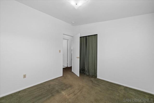13752 Frame Rd, Poway CA: https://media.crmls.org/mediaz/05aebe73-a5af-4c4d-a3ff-8b3d9c6b7f25.jpg