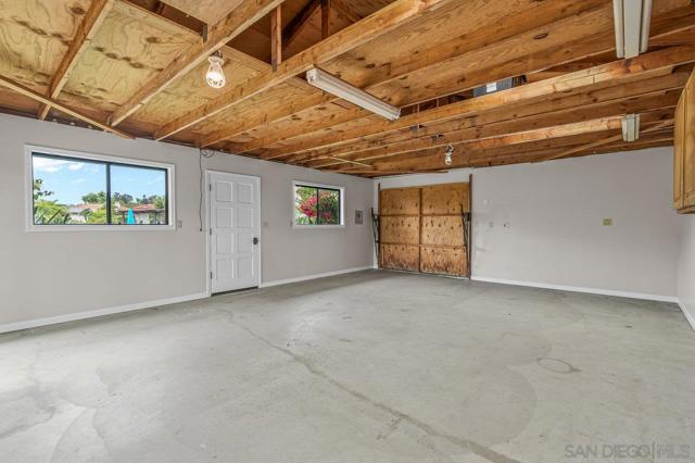 3609 Monte Real, Escondido CA: https://media.crmls.org/mediaz/05aef28d-8e19-412f-ad77-6dabd346f1a0.jpg