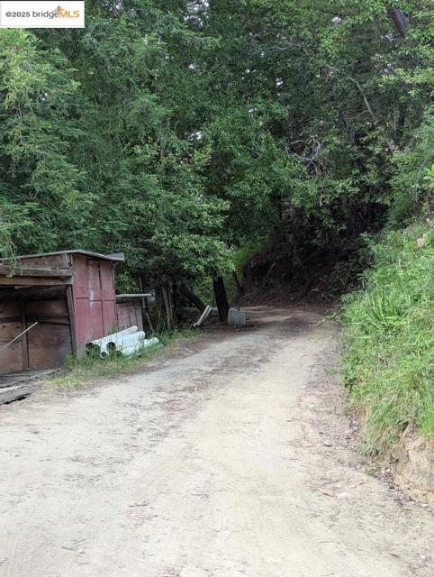 2950 Bear Canyon RD, Los Gatos CA: https://media.crmls.org/mediaz/05af6a9f-47d4-47b6-92b7-59a8c982ac66.jpg
