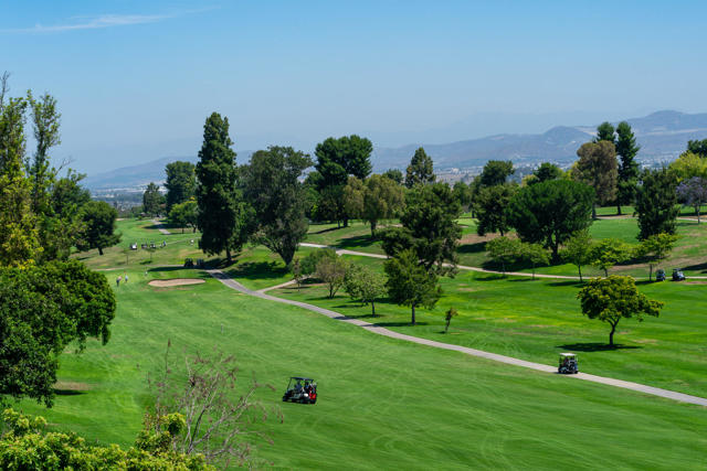 2196 Via Mariposa E, Laguna Woods CA: https://media.crmls.org/mediaz/05b0262a-c0f8-4c89-8b08-82995ce3467e.jpg