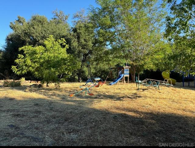 6553 Engineers Rd, Julian CA: https://media.crmls.org/mediaz/05b0481b-04b3-40dc-878d-f64c395348ca.jpg