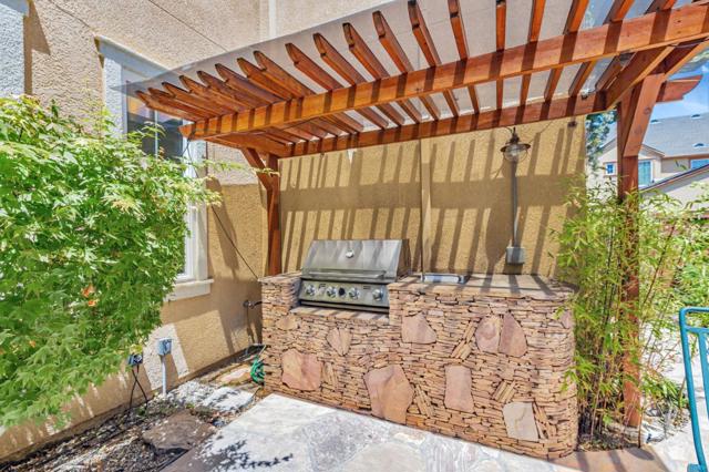 841 E River Parkway, Santa Clara CA: https://media.crmls.org/mediaz/05b048c7-9d26-4580-b975-fe3d1741a5da.jpg