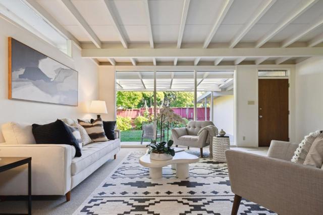 3129 Stelling Drive, Palo Alto CA: https://media.crmls.org/mediaz/05b05609-a24d-44ac-88d1-f271b8317ed8.jpg