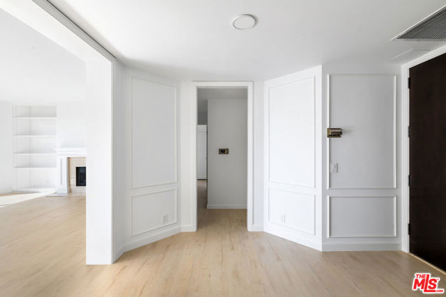 10550 Wilshire Boulevard, Los Angeles CA: https://media.crmls.org/mediaz/05b191cf-d574-4594-8013-9240596342c7.jpg