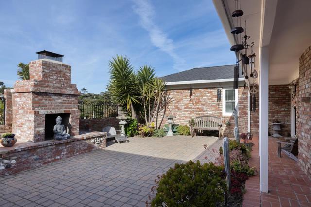 27302 Highway 1, Carmel CA: https://media.crmls.org/mediaz/05b1c04f-7de3-4911-bc2f-b39c34dece54.jpg