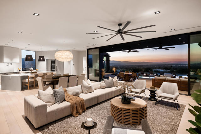 2085 Desert Flower Court, Palm Springs CA: https://media.crmls.org/mediaz/05b20697-2e5d-474d-a55d-d6ab1abaeca4.jpg