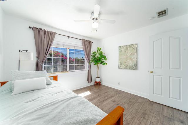 37621 Glenmoor Dr, Fremont CA: https://media.crmls.org/mediaz/05b26d83-7378-41f6-bb99-2c408c744648.jpg