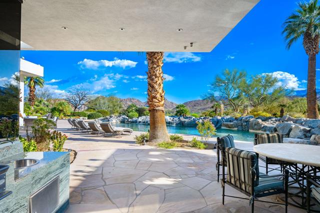 79235 Tom Fazio N Lane, La Quinta CA: https://media.crmls.org/mediaz/05b28421-f66f-4ec4-8395-b6884e4a928d.jpg
