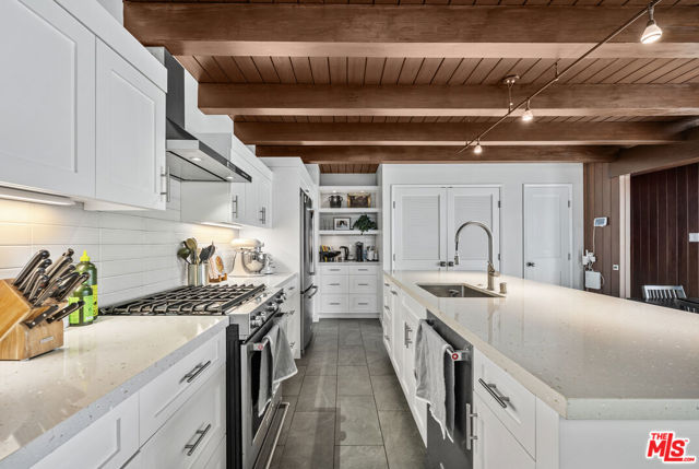 622 Esplanade, Redondo Beach CA: https://media.crmls.org/mediaz/05b2e74b-dd62-4b9a-928a-c0ba129e20f4.jpg