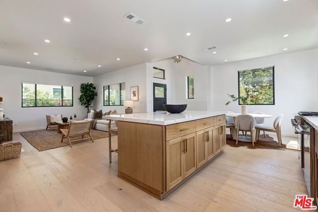 3364 Garden Avenue, Los Angeles CA: https://media.crmls.org/mediaz/05b2f0db-b410-4f57-ab2f-d2830a42eca8.jpg