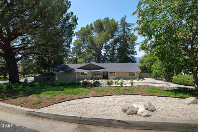 5445 La Crescenta Avenue, La Crescenta CA: https://media.crmls.org/mediaz/05b3faea-b760-4999-9862-121bcd05aea4.jpg